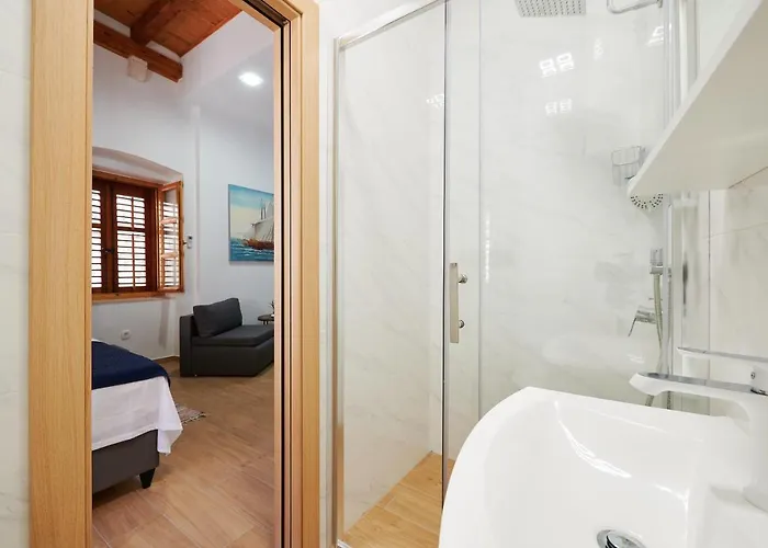 Tomy - Katy Oda ve Kahvaltı