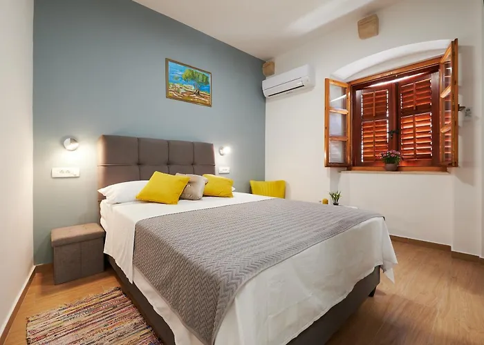 Tomy - Katy Bed & Breakfast Trogir